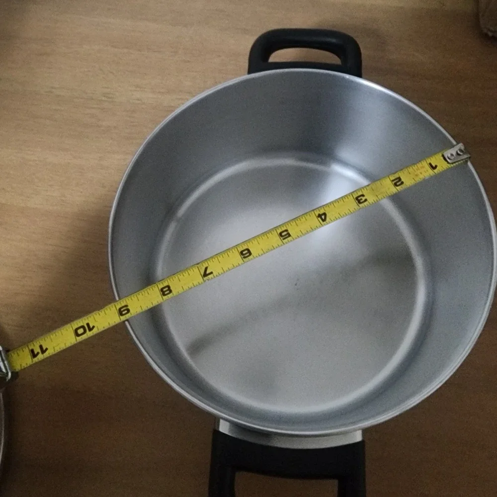 Stainless Steel Cooking Pot With Lid  9
